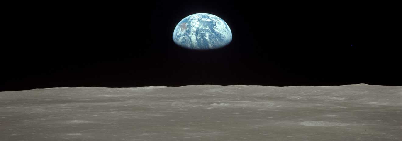 Earthrise-A-Beautiful-Photo-of-the-Earth